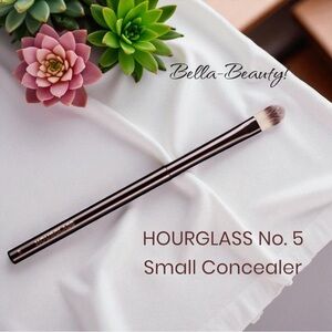 HOURGLASS No. 5 Small Concealer Brush  ~NEW~